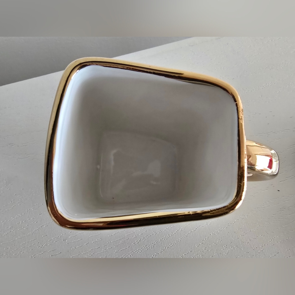 Luxurious White and Gold Tea Set - Picture 11 of 11